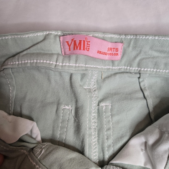 Girls YMI Mint Green Shorts Size 8 – Stylish Summer Essential! 🌿 - Picture 2 of 7